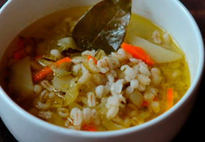 Вкусный и питательный суп - рассольник.